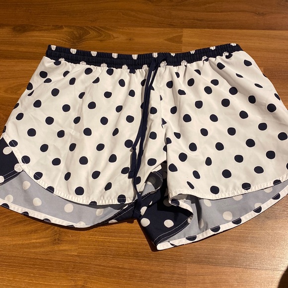 Old Navy White and Black Polka Dot Athletic Shorts - Picture 1 of 4